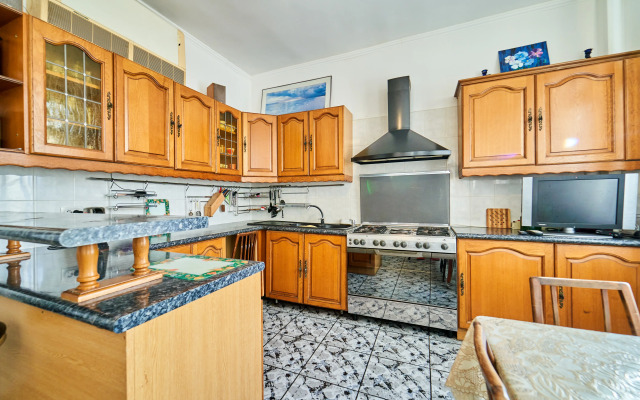 320 m² in the Very Center of Sochi Private House