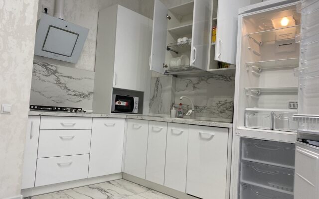 V Tsentre S Vidom Na Park Apartments