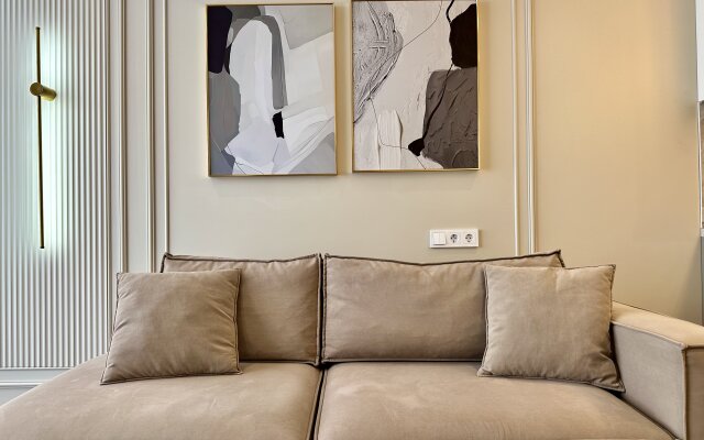 Dizaynerskaya Ryadom S Morem I Krasivym Vidom Flat