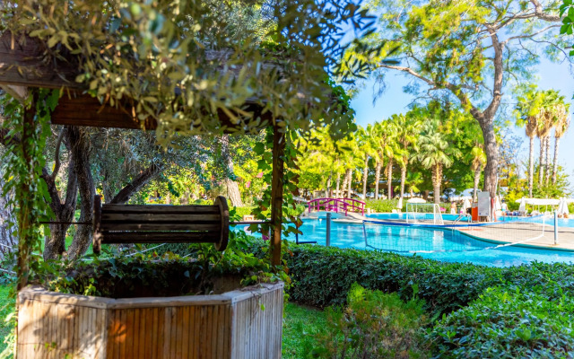 Курортный отель Ulusoy Kemer Holiday Club
