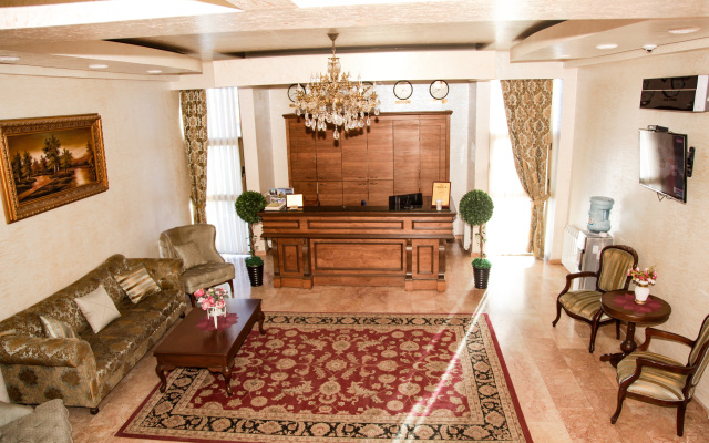 Iberia Palace Hotel & Restaurant