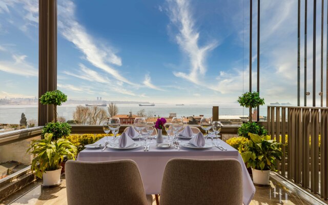 Amiral Palace Hotel