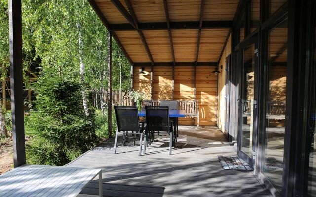 Частный дом Iris House