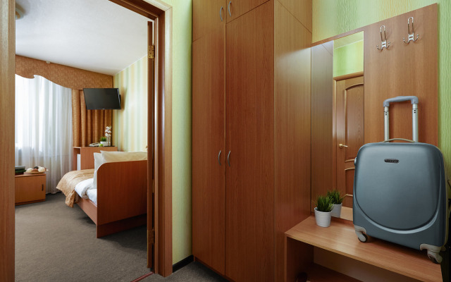 Zarechnaya Hotel