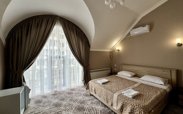 Gold Lion Mini Hotel