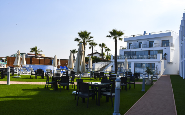 Mimoza Beach Hotel