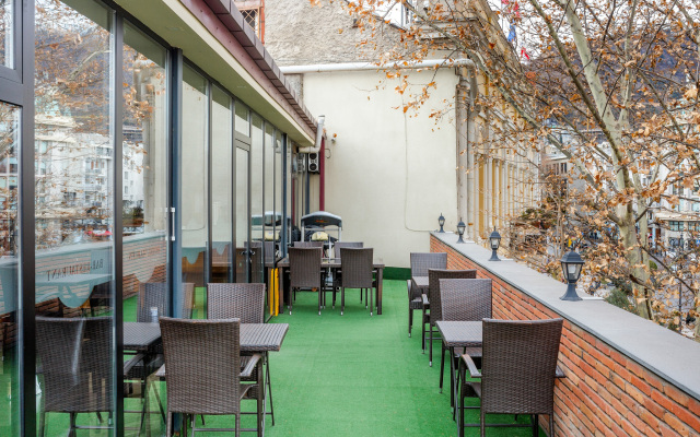 Merlin Hotel