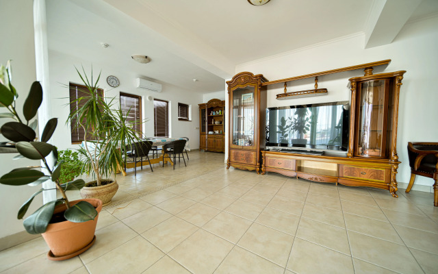 Solnechnyij Guest House