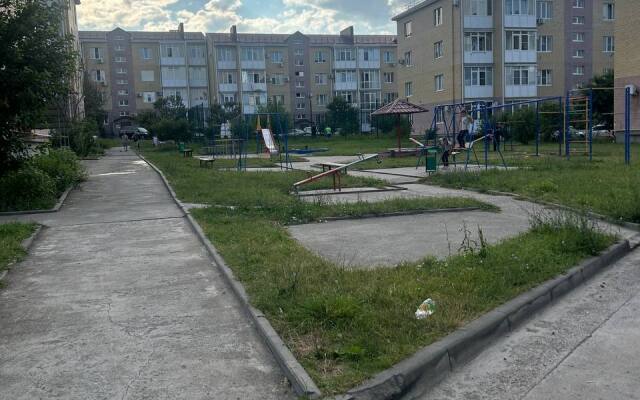 Evrodvushka S Vidom Na Goru Flat