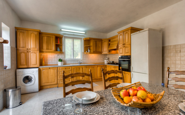 050 Fantastic Family Fun Villa St Julians
