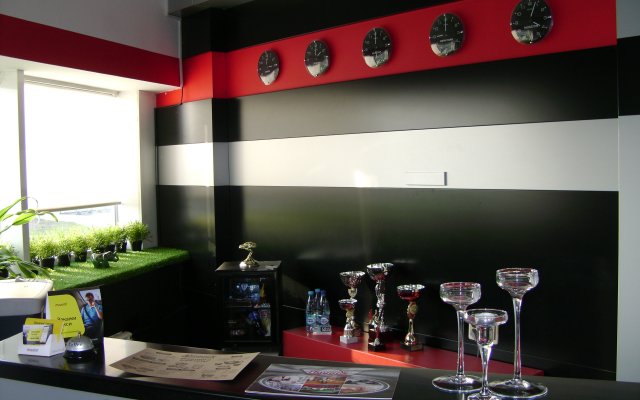 Отель Паддок