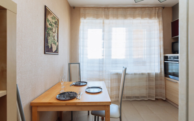 Prostornaya I Uyutnaya Dvukhkomnatnaya Flat