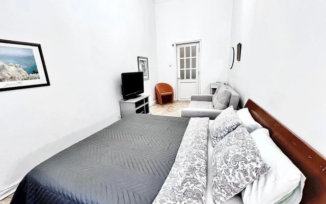 Апартаменты SpbStay с двумя спальнями на Рубинштейна 3