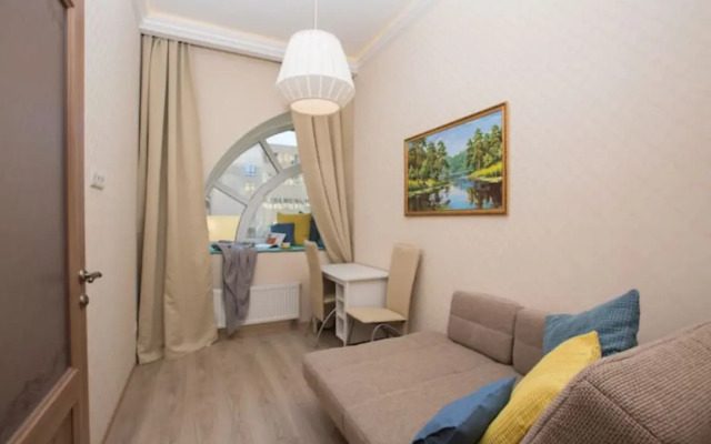Samotsvet 15 Na Kievskoy 3 Apartments