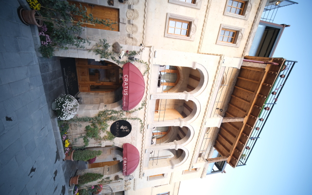 Cratus Stone Palace Hotel