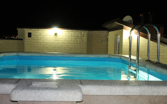 Manopolis Guest house