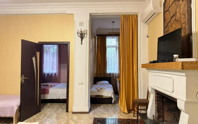 Апартаменты Nana's Apartment With Garden