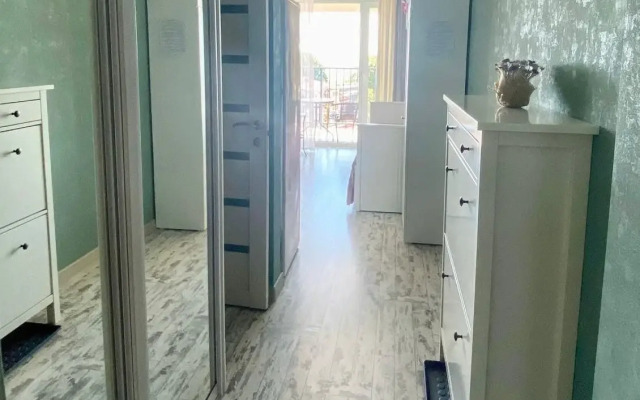 S Uyutnym Interyerom Flat