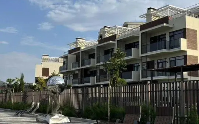 Апартаменты на Набережной 75к4 (610.4)