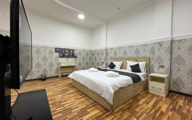 Отель HOME ALONE