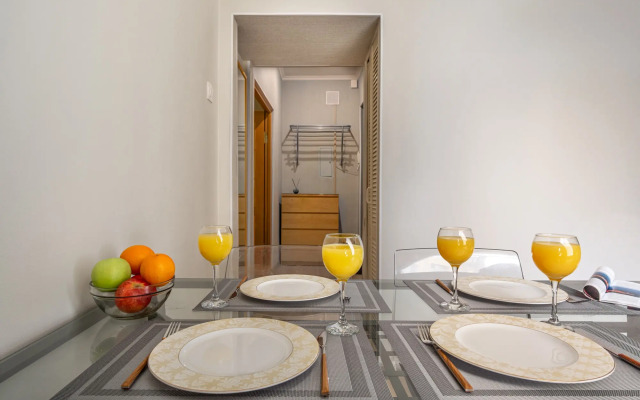 Na Lomonosovskoy Flat