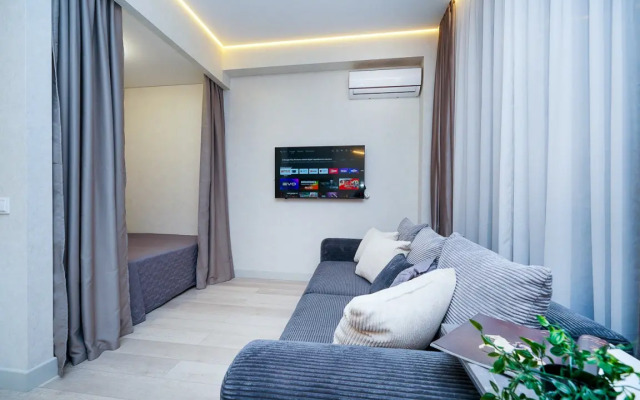 9 Krymskiy Mamayka Apartment
