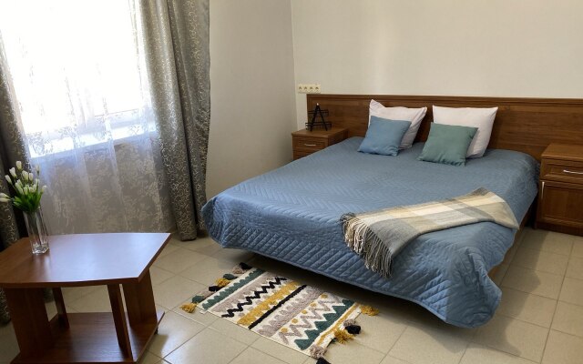 Zhemchuzhinka Guest House