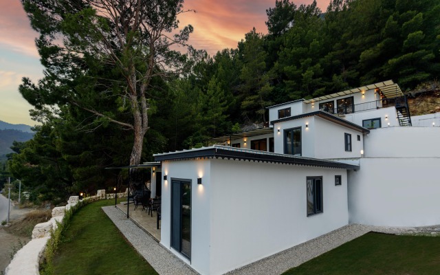 W ADRASAN Villa