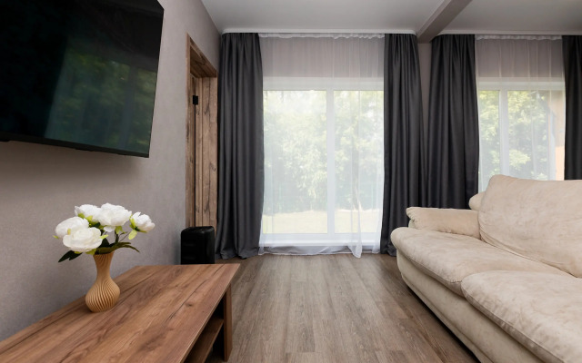 Частный дом с бассейном в СНТ Геолог