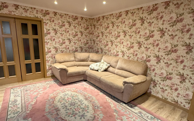 Квартира с отдельным входом у Троицкого Собора