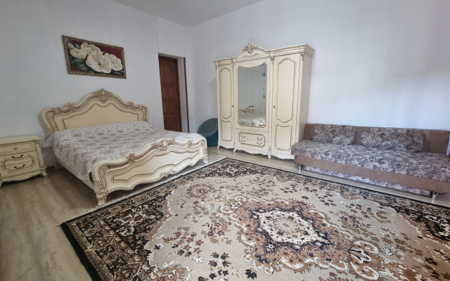 S Basseynom Private House