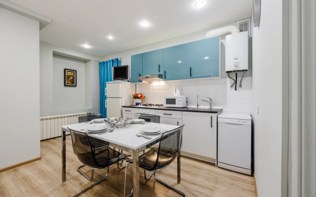 Апартаменты SpbStay с тремя спальнями на Рубинштейна 25