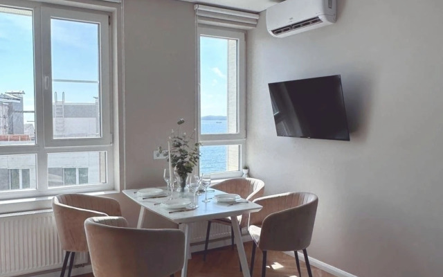 Апартаменты с потрясающим видом на бухту Патрокл