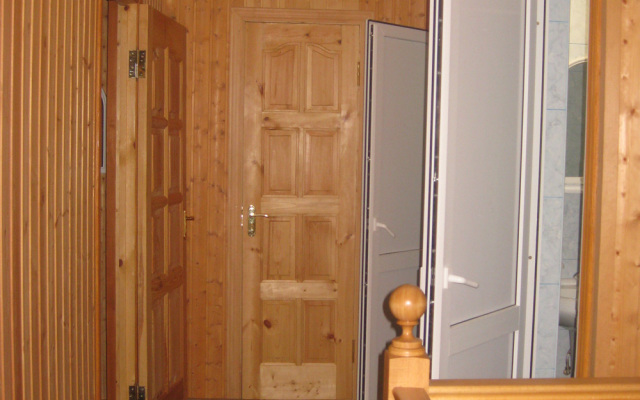 Na Bestuzheva Marlinskogo Guest House