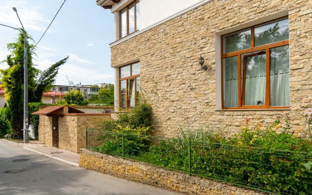 Rahil Guest House