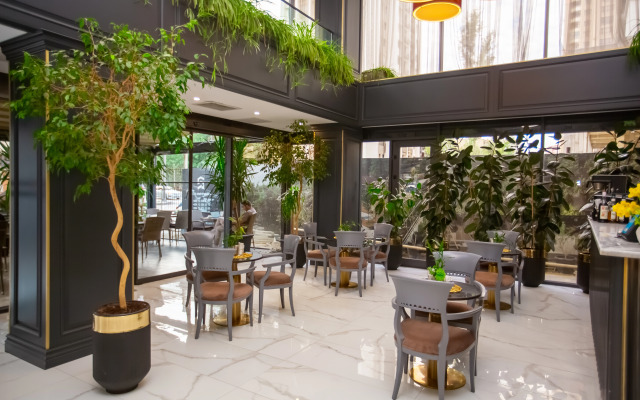Premium Park Hotel