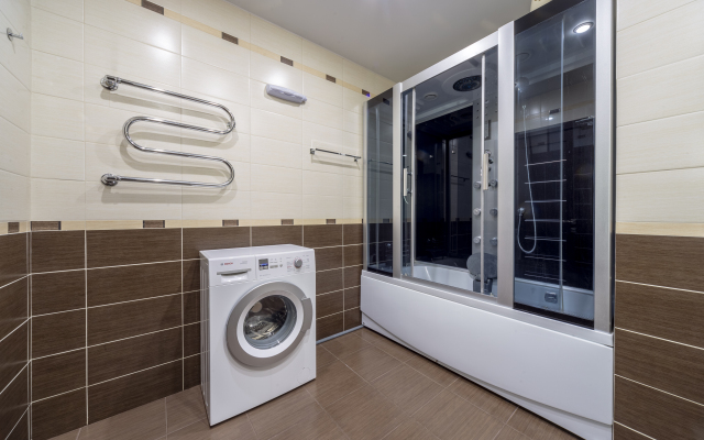 Квартира Тёплая солнечная возле БЦ Первая Башня