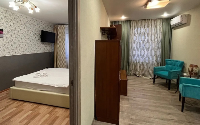 Trekhkomnatnye Apartamenty Lyuks Telmana 42B Apartments