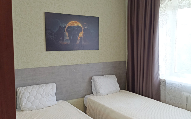 S Vidom Na Monastyr Flat