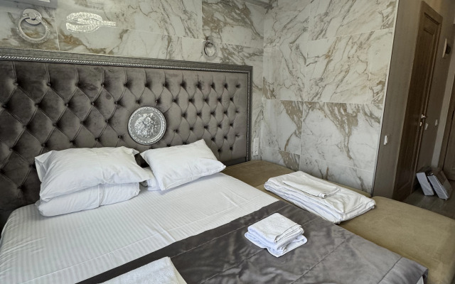 3-Kh Mestnye u Chernogo Morya Lenina 219/5 Apartments