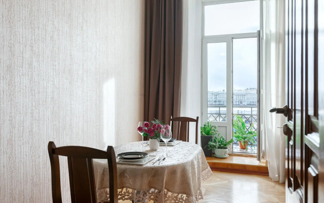 V Tsentre Sankt-Peterburga Flat