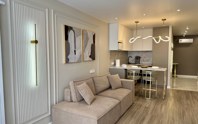 Dizaynerskaya Ryadom S Morem I Krasivym Vidom Flat
