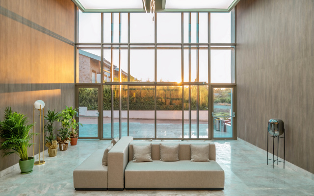 Prive Suite Side & Spa  (Adult Only 16+)