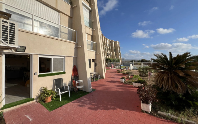 GW014 Gugel Waves Patio and Pool Seaview Flat