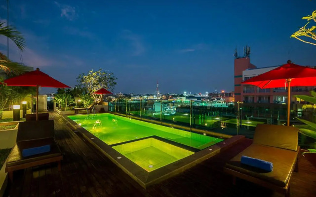 Sunshine Hip Hotel