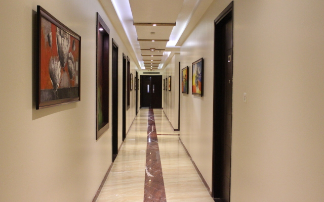 The Golden Apple Hotel