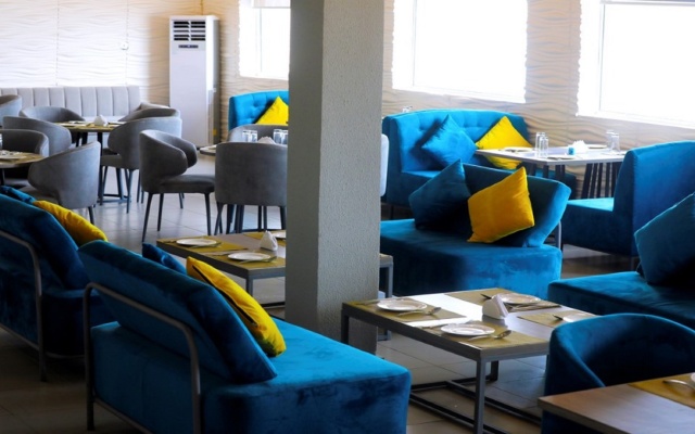 Отель Aries Suites