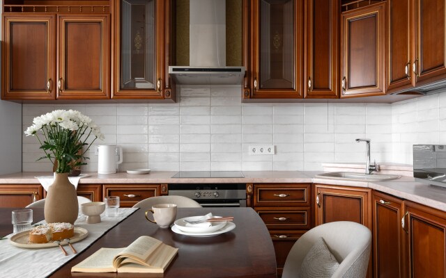 S dvumya konditsionerami i stilnym remontom Apartments