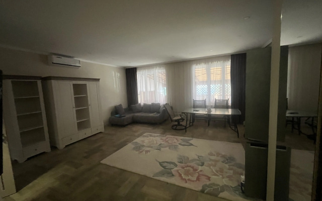 Semeyny Private House