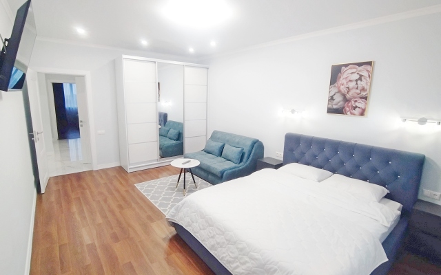 2-h komnatniye Lyuks V Tsentre Novyij Dom Apartments, 75 m2